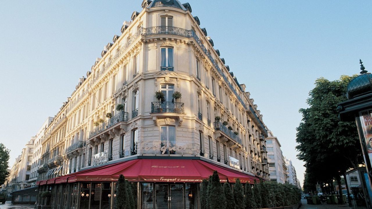 La brasserie Fouquet's, située sur les Champs Elysées, va être rénovée.